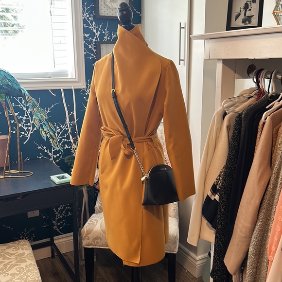 Gorgeous mustard yellow, light weight jacket!! In Size M - Picture 3 of 16